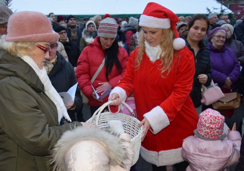 Ostrołęka. Wigilia miejska na scenie przy Kupcu. 21.12.2019 [ZDJĘCIA,WIDEO]