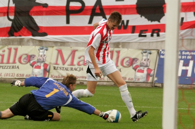 Gwiazdą zespołu z Łochowa jest Marcin Krzywicki, który w barwach Cracovii rozegrał w ekstraklasie 20 meczów (1 gol)