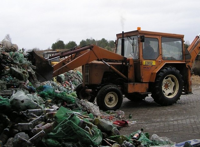 Radni z Lipnicy wstrzymują się z ustaleniem nowych opłat za śmieci