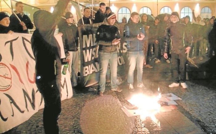 Rynek Kościuszki. Manifestacja Polacy przeciw imigrantom (zdjęcia, wideo)