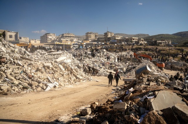 W poniedziałek nad ranem polskiego czasu potężne trzęsienie ziemi nawiedziło Syrię oraz Turcję.