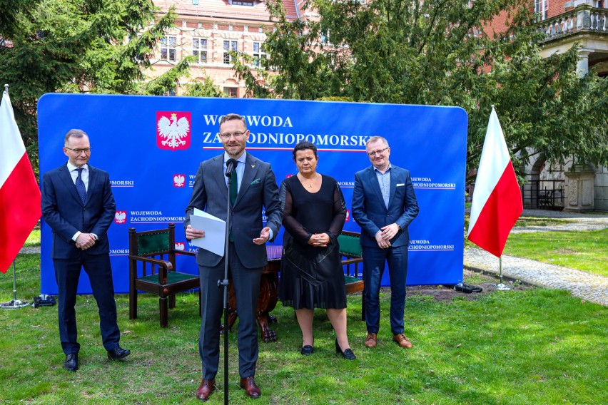 Sprzęt ze szpitala tymczasowego trafił do szpitala na Pomorzanach. Nie chcą by stał i się kurzył