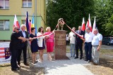Pomnik krwiodawców odsłonięto w Tarnobrzegu. Mieszkańcy miasta i powiatu wyrażają wdzięczność ratującym życie. Zobacz zdjęcia z uroczystości