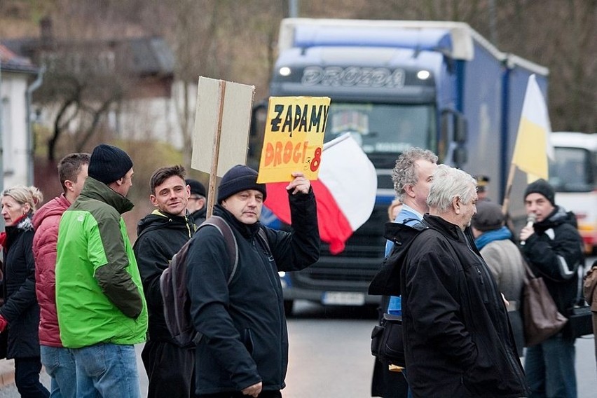 Wielka blokada drogi nr 8 na Dolnym Śląsku [FILM I ZDJĘCIA]