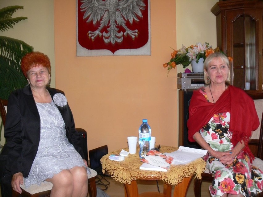 Ewa Juda promowała drugą część swojej książki "Życzenia dla Rodziny, Przyjaciół, Znajomych" w Urzędzie Gminy w Samborcu  