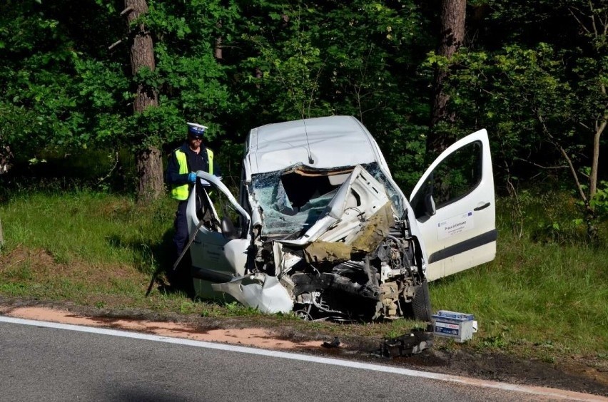 Wypadek na DK20 niedaleko Kościerzyny. Jedna osoba trafiła do szpitala