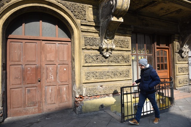 Budynek powstał pod koniec XIX wieku z inicjatywy Roberta Majewskiego, przedsiębiorcy trudniącego się wyrobem różnego rodzaju elementów metalowych.