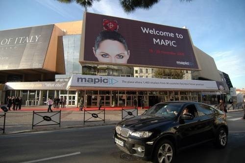 Pałac festiwalowy w Cannes podczas targów MAPIC. fot Echo Investment