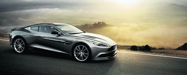 Aston martin - takich samochodów niewiele sprzedaje się w Polsce