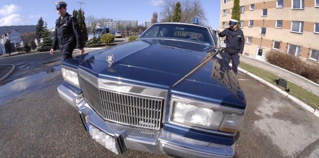 Tak wygląda prezent od Polonusów z Chicago. Teraz cadillac będzie służył słupskiej policji.