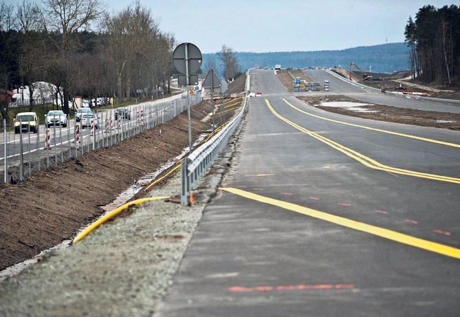 W rejonie Karnieszewic obwodnica S6 wygląda na niemal gotową...