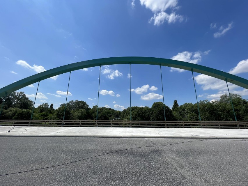 350-metrowy most nad Oławą zyskał nazwę mostu Wilczy Kąt. To...