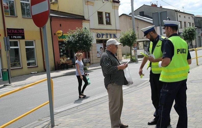 Akcja włoszczowskiej drogówki na przejściach dla pieszych (ZDJĘCIA)