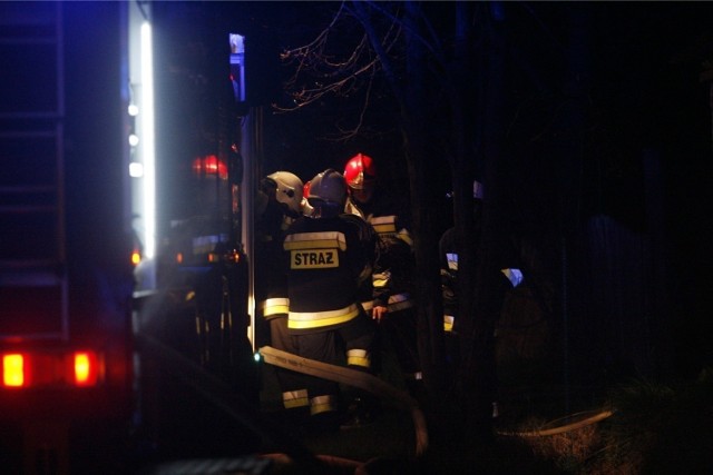 Pożar w Częstochowie wybuchł w czwartek 17 stycznia, kilkadziesiąt minut przed północą. Konieczna była ewakuacja 8 osób (zdjęcie ilustracyjne).