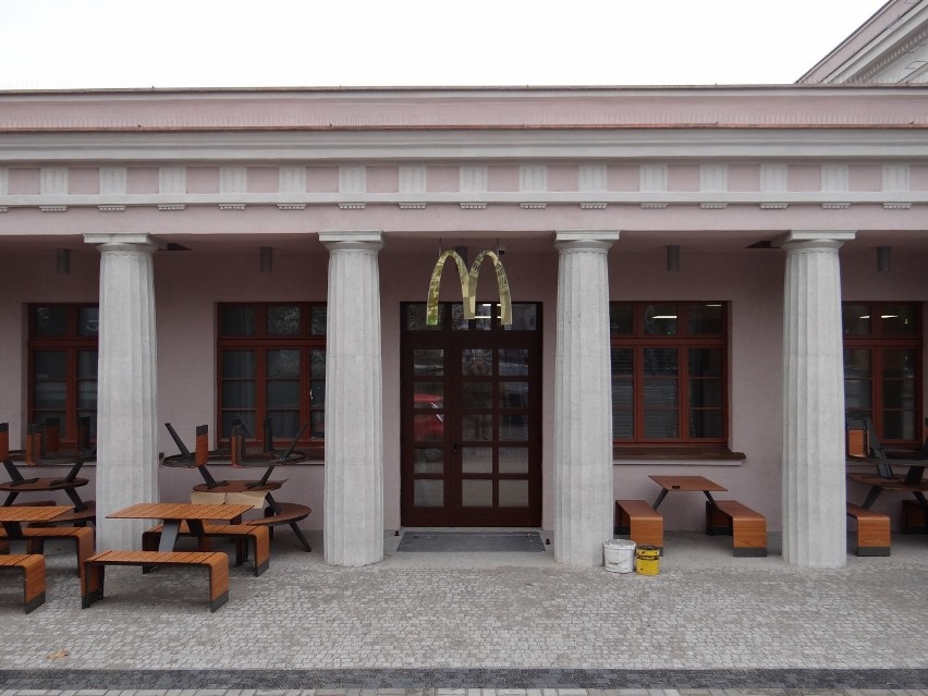 McDonald's na Dworcu Zachodnim zostanie otwarty we wrześniu....