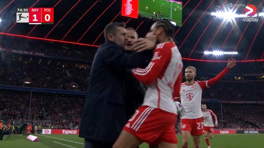 Skandal w meczu Bayernu! Były trener Lecha zaatakował Sane
