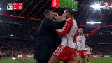 Liga niemiecka. Nenad Bjelica starł się z piłkarzem Bayernu. Leroy Sane chciał odzyskać piłkę. Były trener Lecha odesłany na trybuny