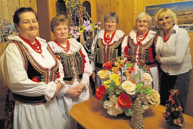 Od lewej: Stanisława Opiłka, Zofia Duch, Janina Kazimierczyk, Stanisława Broda i Lidia Musiał