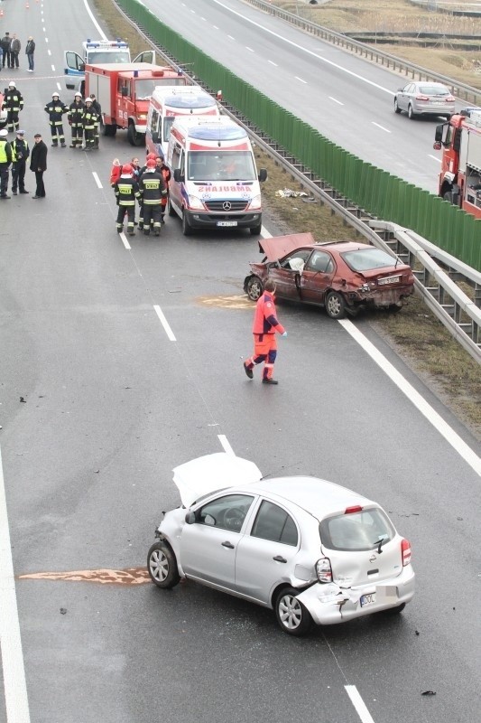 Groźny wypadek na S8. Ciężko rannego zabrał śmigłowiec (ZDJĘCIA)