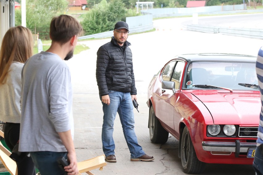 Rafał Mohr i Mikołaj Roznerski pod Kielcami. Na torze wyścigowym kręcą "Diablo", polskiego odpowiednika "Szybkich i wściekłych"