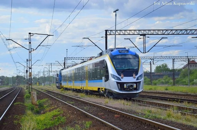 Zdjęcie impulsa w barwach województwa opolskiego zrobił w poniedziałek nasz internauta. Pociąg przejeżdżał właśnie przez stację Opole Groszowice.