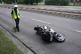 Wypadek ratowników medycznych na Pabianickiej w Łodzi. Ranna kobieta zmarła w szpitalu