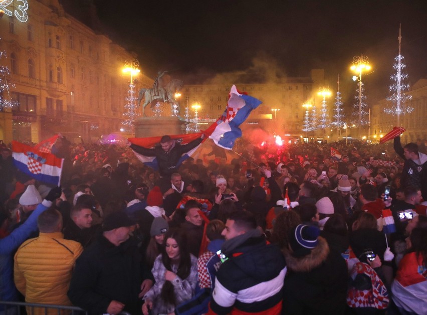 MŚ 2022. Sztuczne ognie nad Zagrzebiem. Tak świętuje Chorwacja