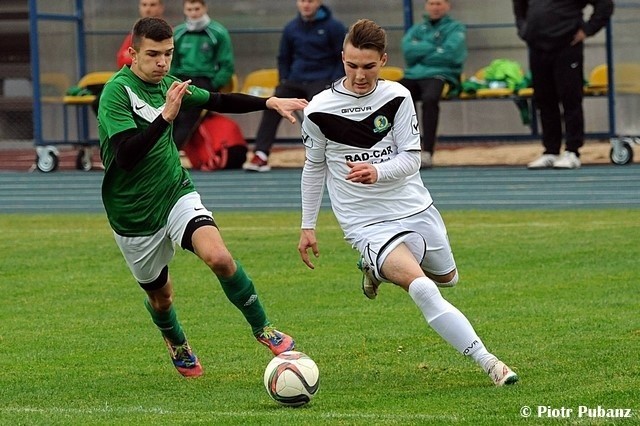 W sobotnim meczu A klasy Krajna Sępólno pokonała 3:1 (1:0) Spartę Przysiersk. Gole dla miejscowych strzelali Damian Czech, Bartłomiej Pastwik i Artur Dądela. Gospodarze kończyli mecz w 9 po czerwonych kartkach Łukasza Koziny i Grzegorza Paszylka.