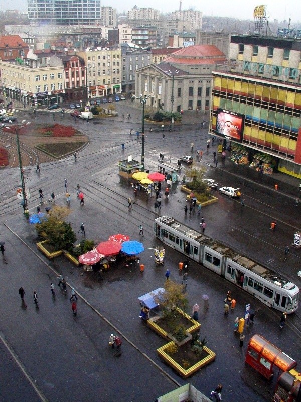 Nie doceniacie zmian w Katowicach? Oto jak się zmienił rynek ZDJĘCIA