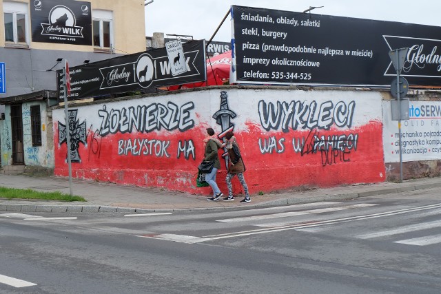 Mural Żołnierzy Wyklętych w Białymstoku znów zniszczony. Młodzież Wszechpolska obwinia anarchistów