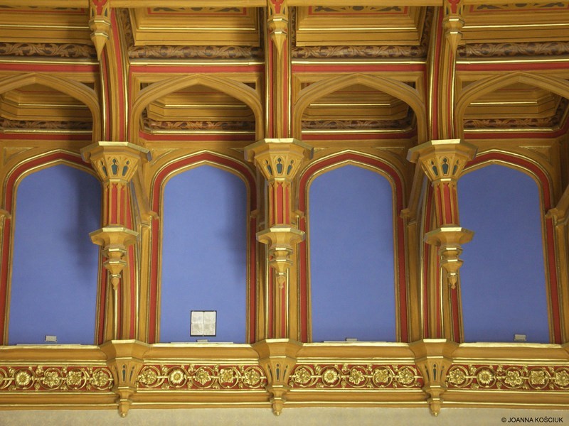 Wrocław: XIX-wieczny strop Sali Sesyjnej Dworca Głównego odnowiony (ZDJĘCIA)