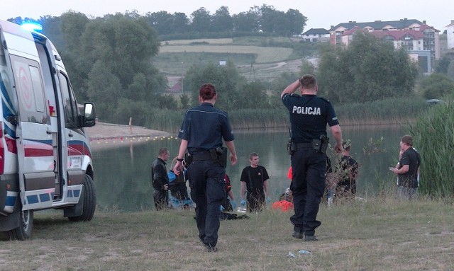 31-latek pływał w zbiorniku, nagle zanurzył się i już nie wypłynął.