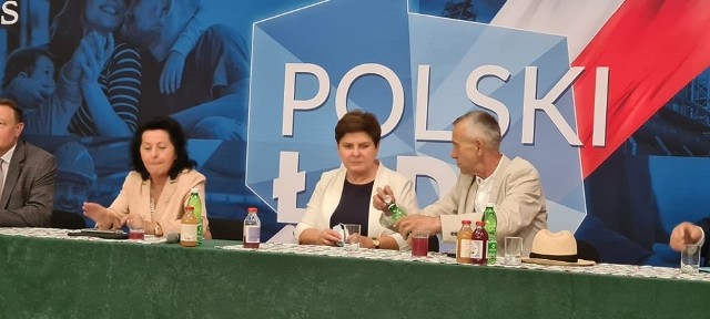 Beata Szydło podczas spotkania z mieszkańcami w miejscowości Łącko koło Nowego Sącza.