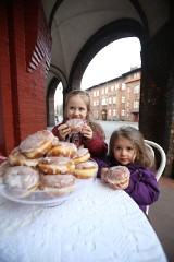 Tłusty czwartek 2014: Jedzmy pączki. Na szczęście