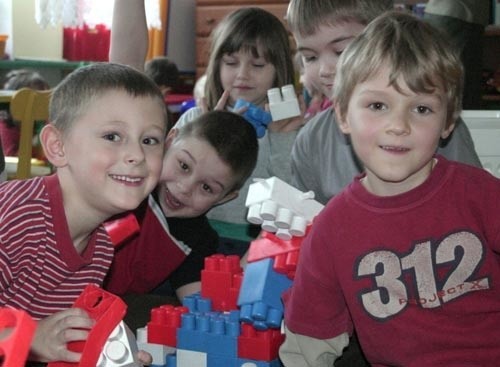 Dzieci z łomżyńskiego przedszkola Edukatora bawią się i uczą już od kilku lat. Większość ich rówieśników ze wsi nie ma takiej szansy. 