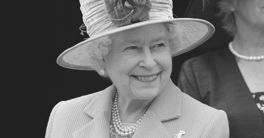 Elżbieta II - fakty z życia królowej. Objęła tron mając 26 lat. Odwiedziła 115 krajów, przeżyła kilka zamachów na jej życie