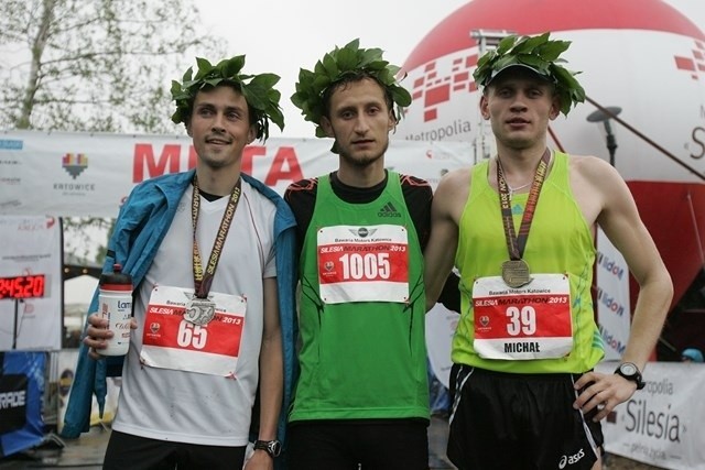 Silesia Marathon 2013 - zwycięzcy na mecie