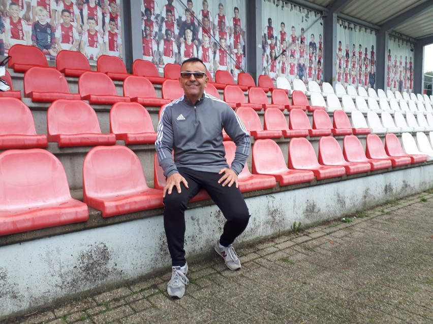 Trener ze Starachowice Zdzisław Spadło na stażu w Ajaksie Amsterdam. Spotkał się z legendą klubu  Edwinem van der Sarem