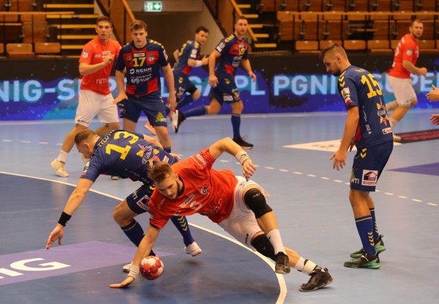 05.12.2020. Górnik Zabrze - Chrobry Głogów.   Zobacz kolejne zdjęcia. Przesuwaj zdjęcia w prawo - naciśnij strzałkę lub przycisk NASTĘPNE