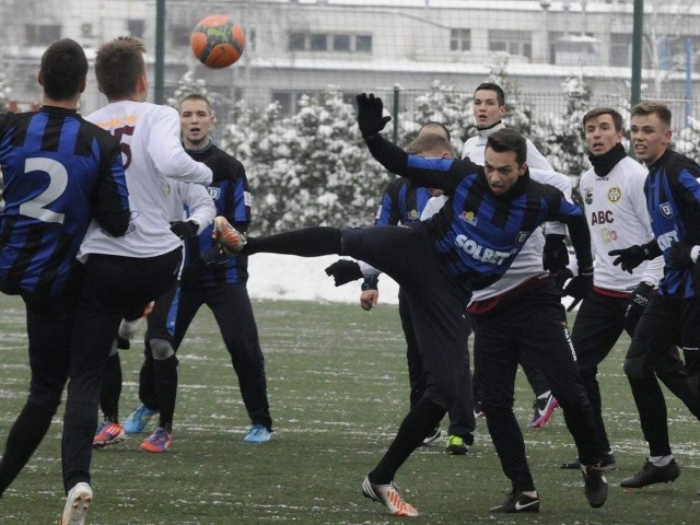 Na zakończenie zgrupowania w Hiszpanii Zawisza uległ Dynamo Moskwa