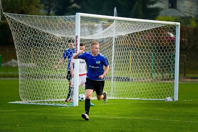 Ekoball Sanok pokonał KS Wiązownicę 2:1. Bramki strzelali: 0:1 Pawlak 30, 1:1 Hydzik 44, 2:1 Borek 77.