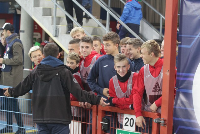 Piast Gliwice odniósł 100. zwycięstwo w Ekstraklasie. Tym razem pokonał 2:0 Wisłę Kraków.