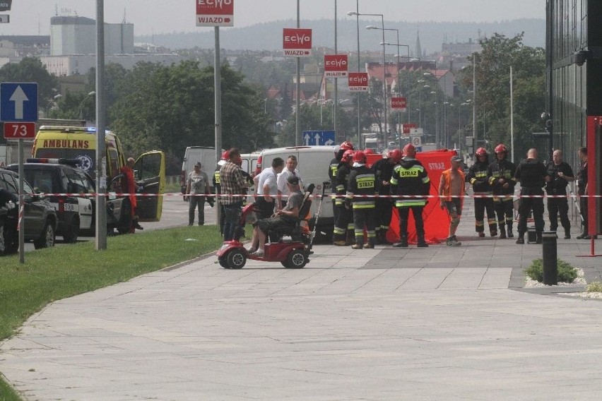 Tragedia przed Galerią Echo. Nie żyje starsza kobieta