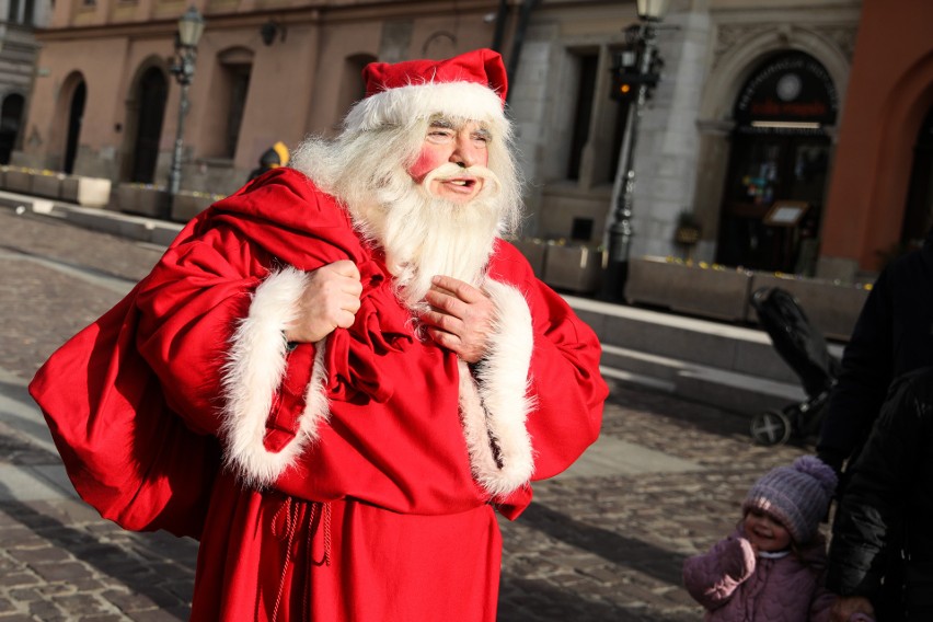 Kraków. Na Małym Rynku już w sobotę można było spotkać św. Mikołaja [ZDJĘCIA]