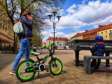 Fortepian plenerowy w Tychach. Każdy może zagrać