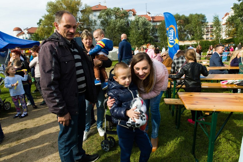 Na festynie parafii św. Ojca Pio bawiły się całe rodziny (zdjęcia)