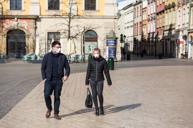 Czy wolno wyjść na spacer w czasie epidemii koronawirusa? Kiedy można wyjść z domu - sprawdzamy