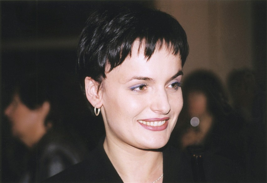 W latach 90. rozpoczęła pracę w telewizji Polsat, gdzie...