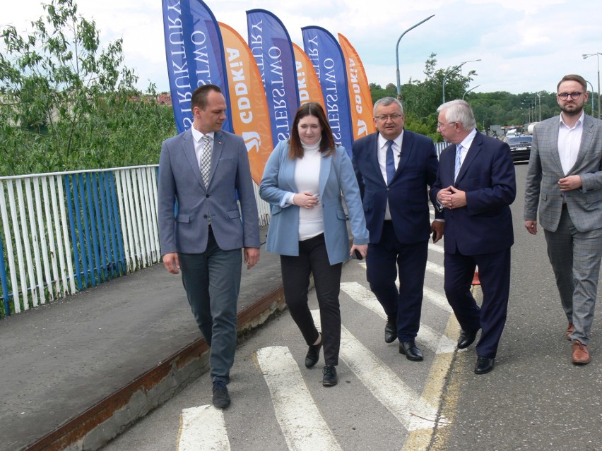 Przebudowa starego mostu na Wiśle w Sandomierzu stała się faktem. Inżynierowie zabierają się do pracy (WIDEO, ZDJĘCIA)