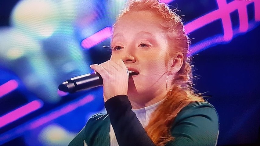 Julia Wincenciak w „The Voice Kids„ pokazała, że jest waleczna i ma talent. Niestety jej przygoda z muzycznym show się zakończyła [ZDJĘCIA]